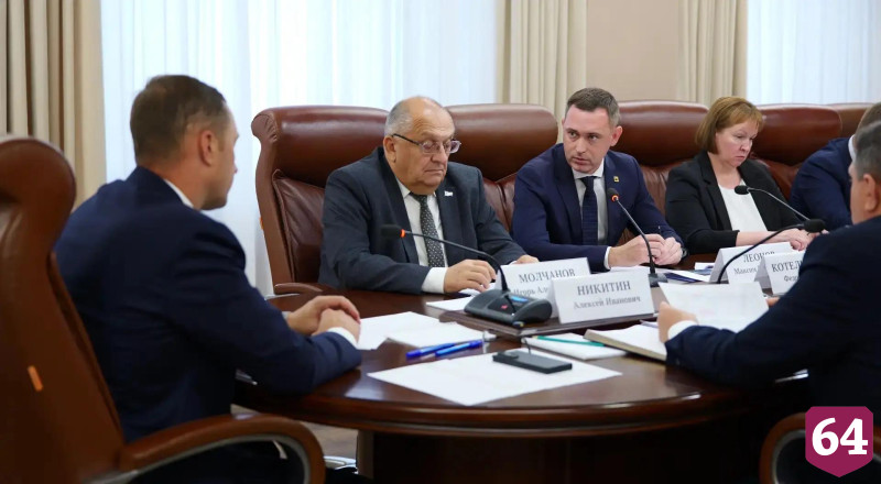 В Саратовской области сносят закрывающие обзор билборды