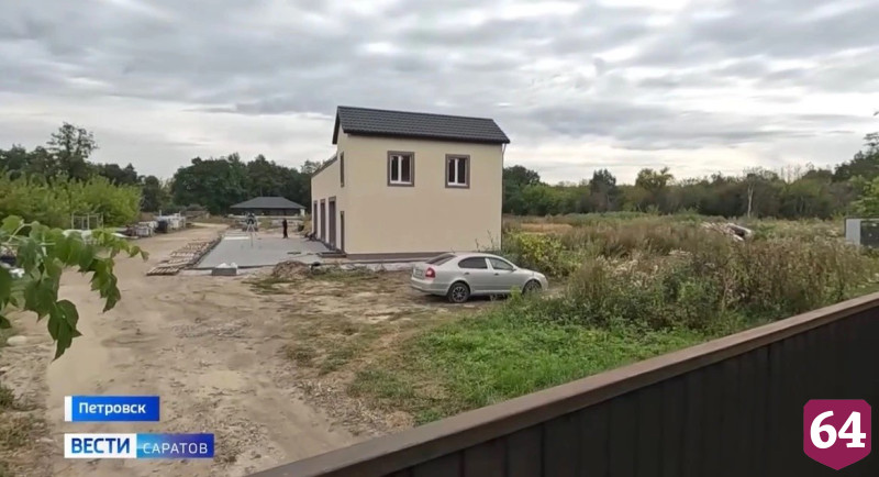 Местные жители и общественники возмущены судьбой заводской базы отдыха в Саратовской области 